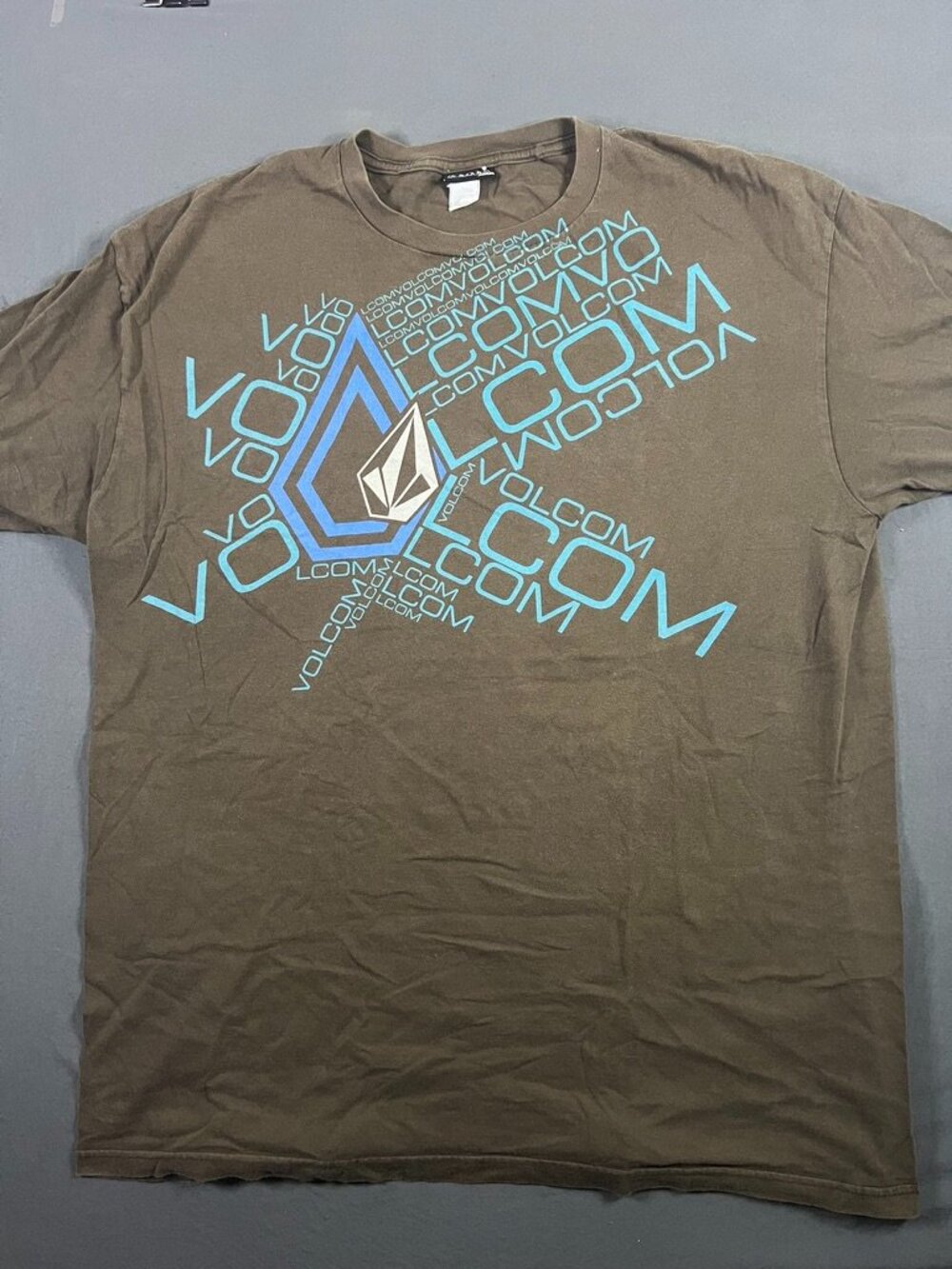 Vtg Y2K Volcom Tshirt Men’s XL Mega Print Old Logo Skateboarding Grunge Street
